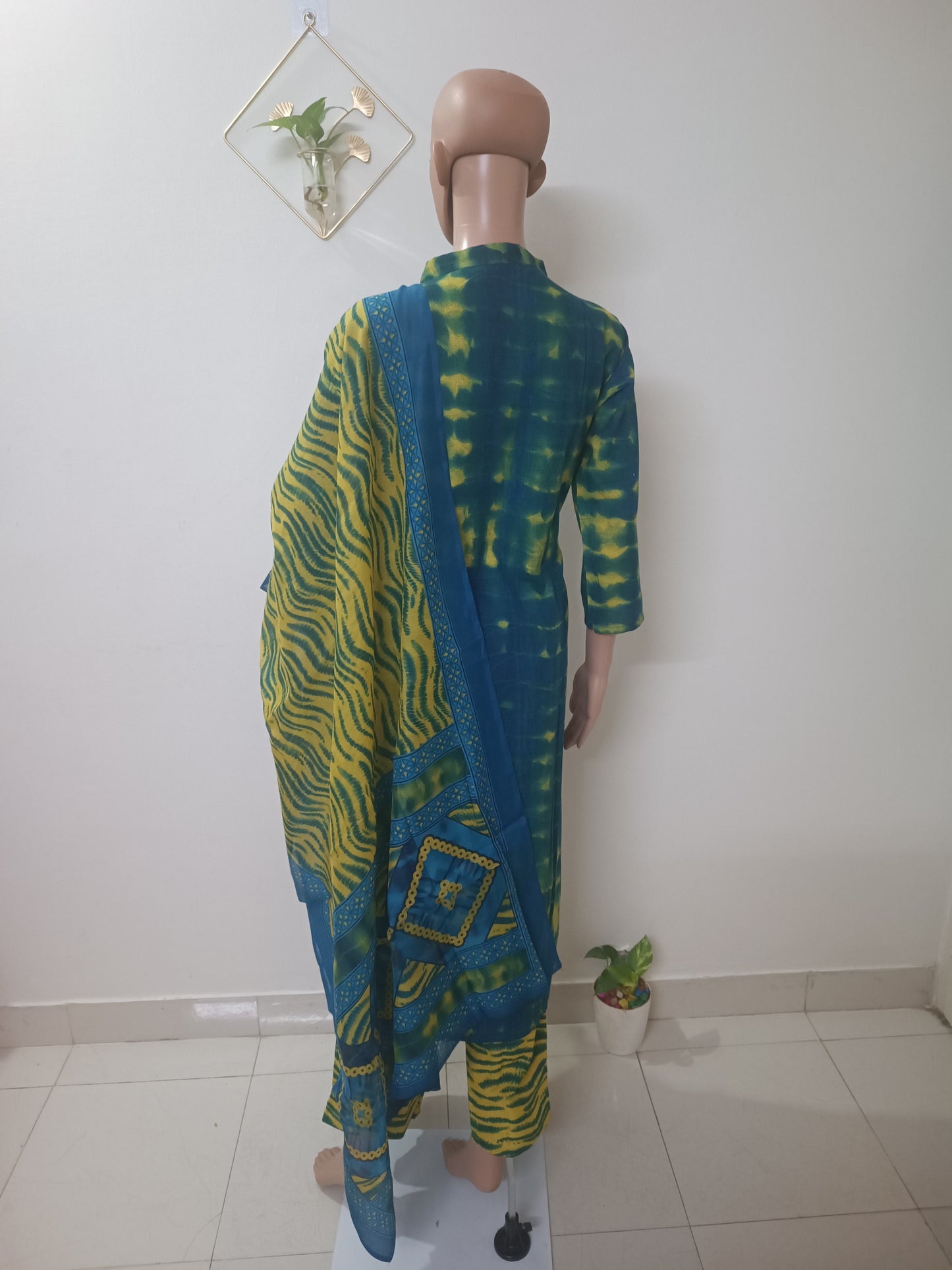 Shibori V Neck Straight Haldi Suit