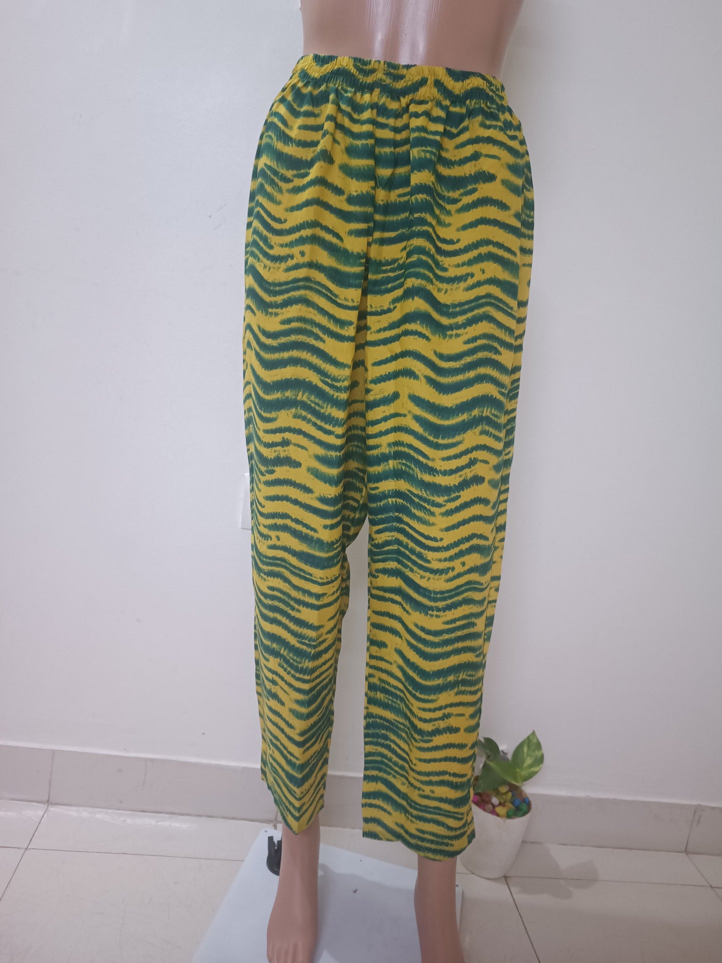 Shibori V Neck Straight Haldi Suit