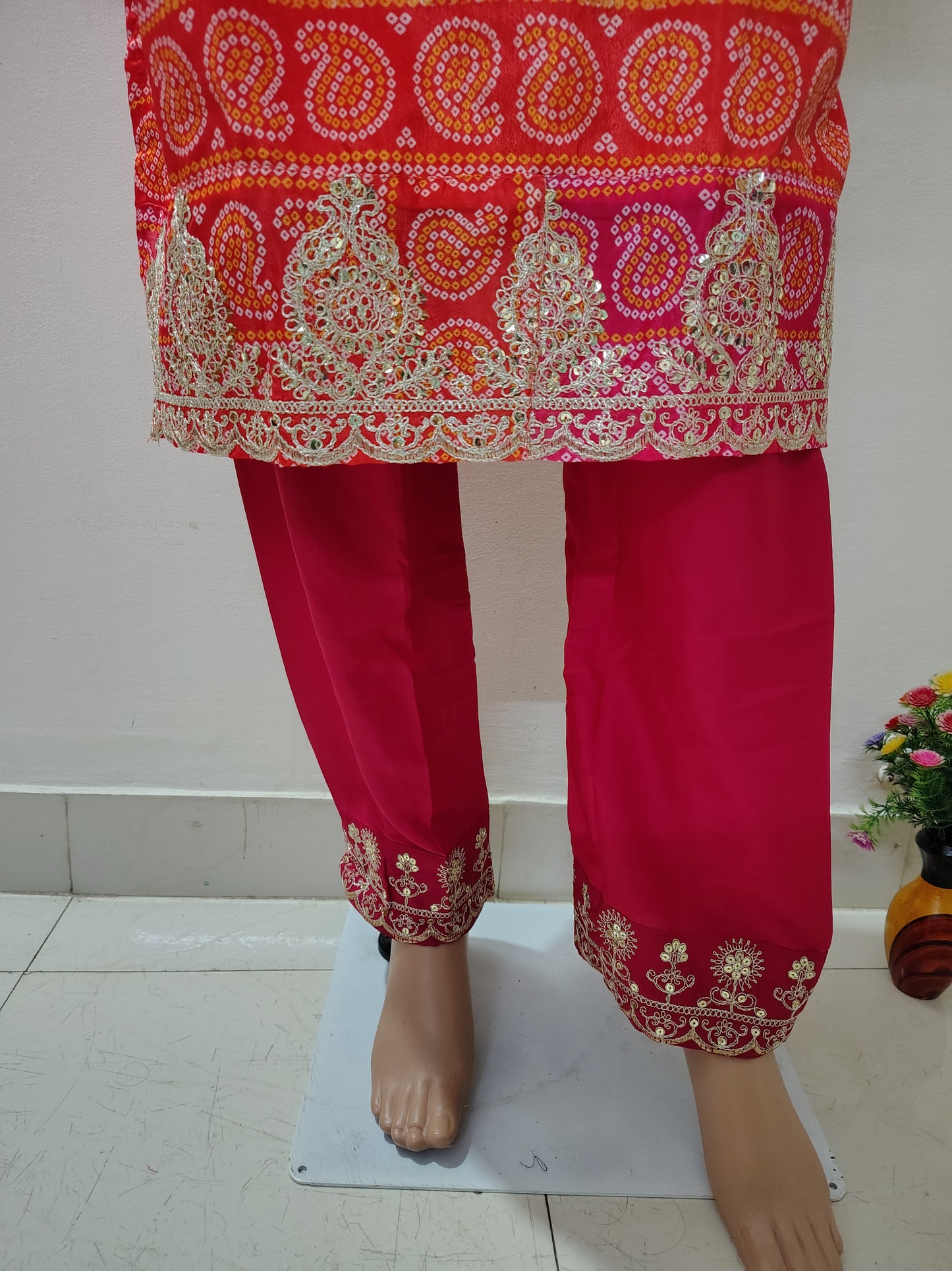 PURE CHINNON STRAIGHT SUIT