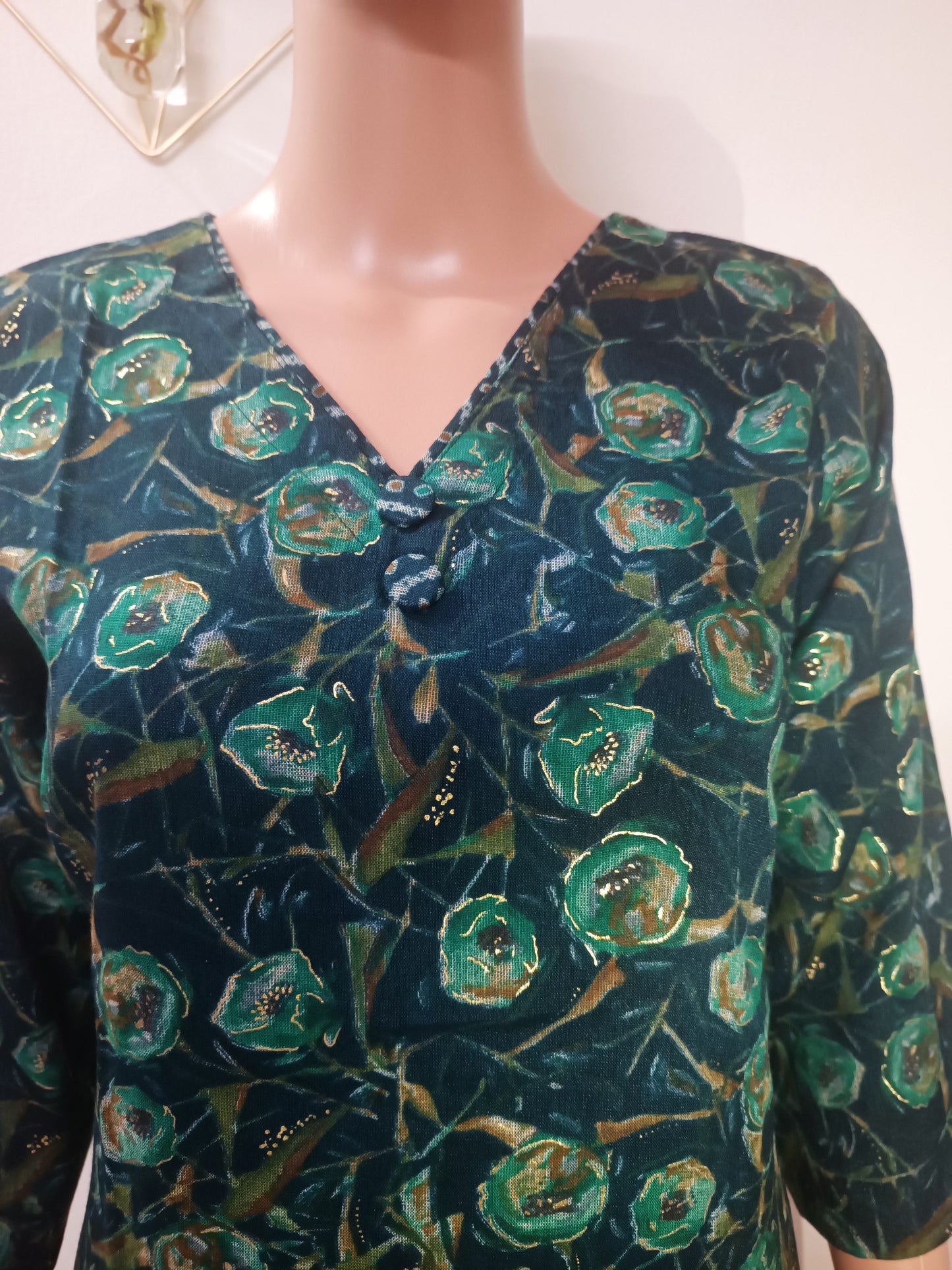 Green V-Neck Straight Kurta with Pant