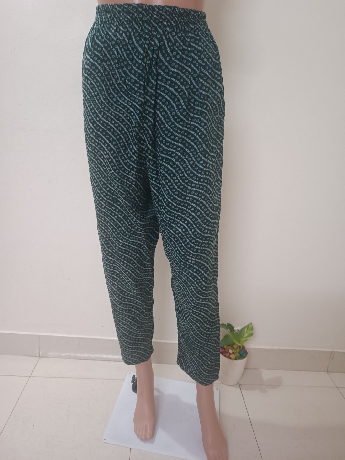 Green V-Neck Straight Kurta with Pant