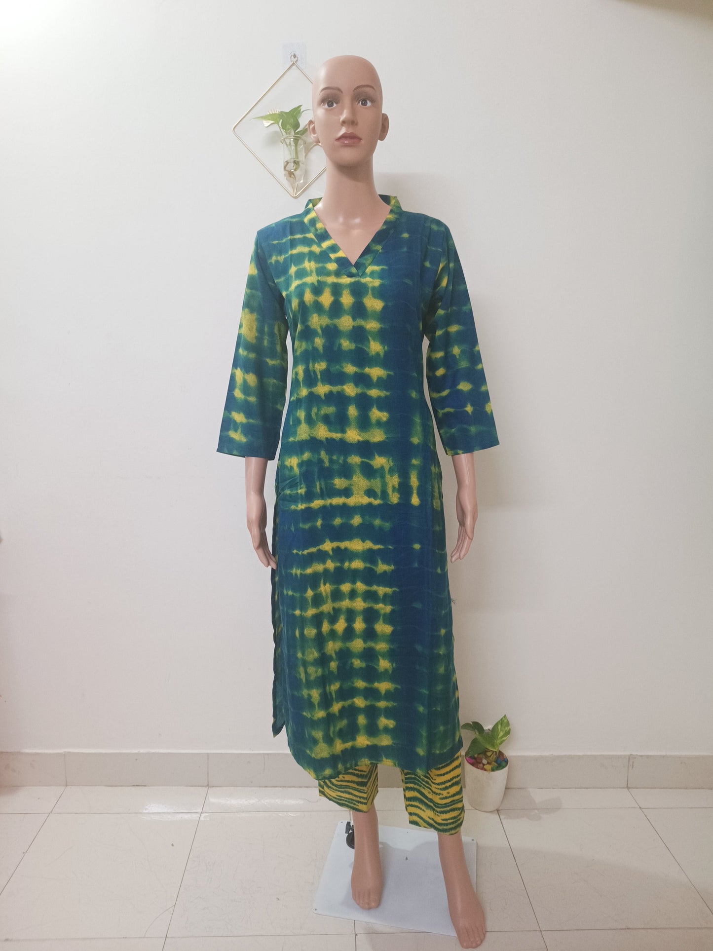 Shibori  V Neck Straight Haldi Suit
