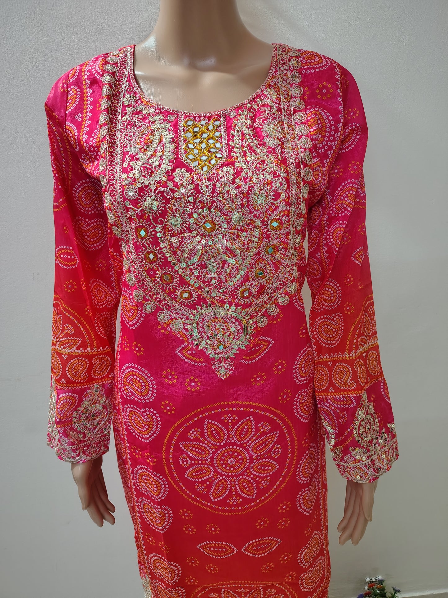 PURE CHINNON STRAIGHT  SUIT