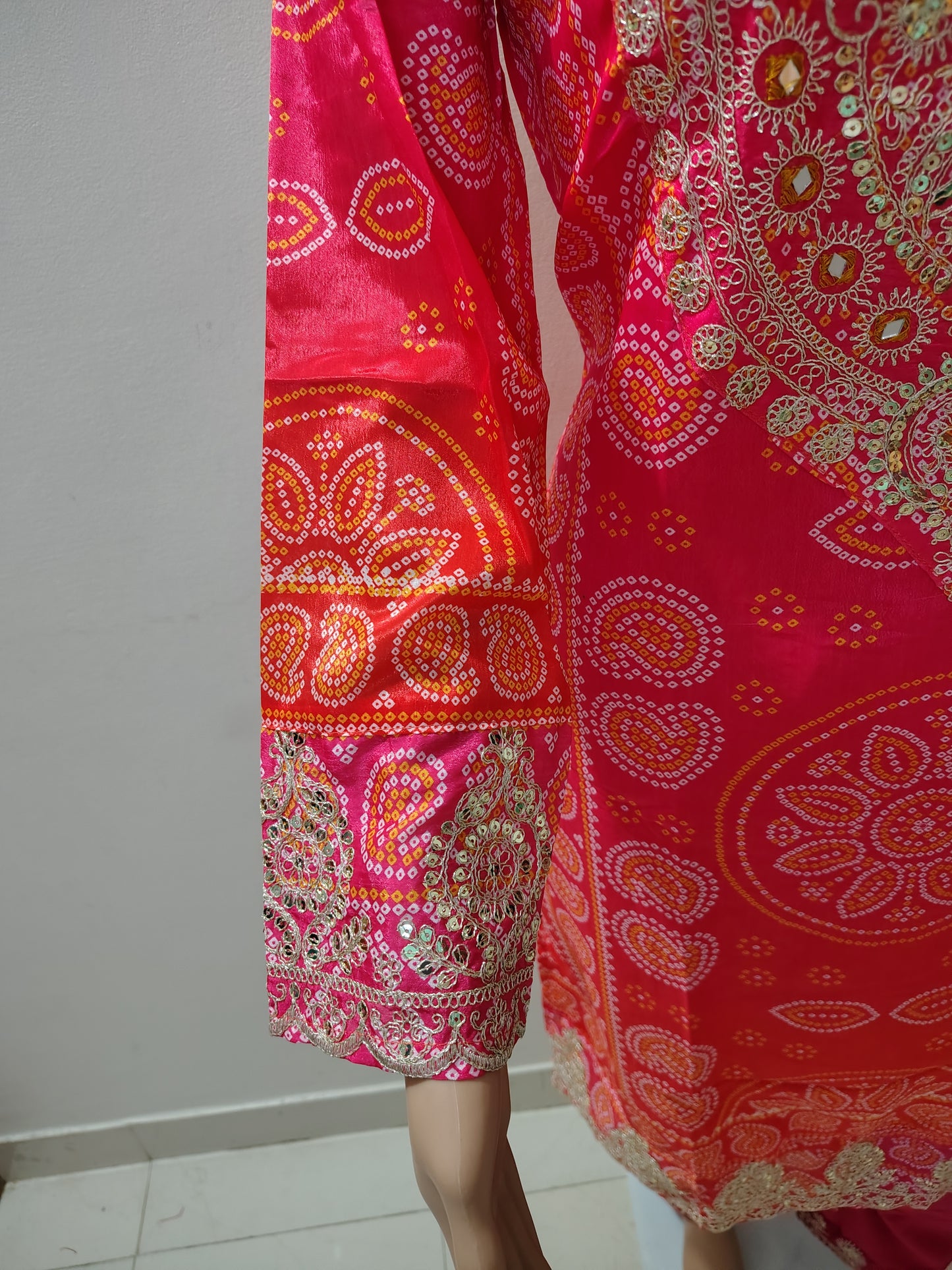 PURE CHINNON STRAIGHT  SUIT