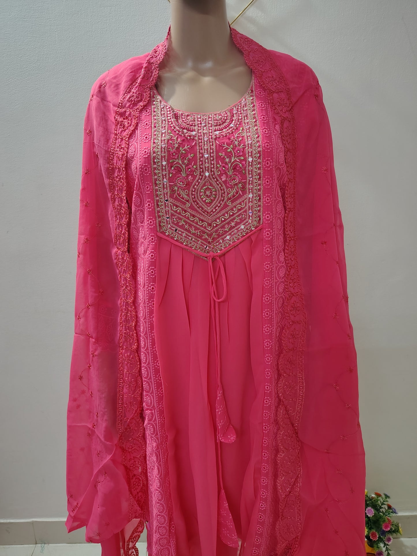 Ivory Georgette Embroidered Kurta Set with Thread Work Neck Design & Dupatta for Women