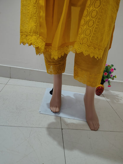 Ivory Georgette Embroidered Kurta Set with Thread Work Neck Design & Dupatta for Women