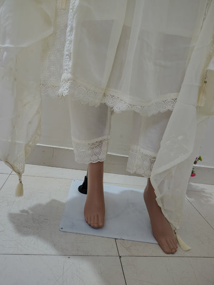 Ivory Georgette Embroidered Kurta Set with Thread Work Neck Design & Dupatta for Women