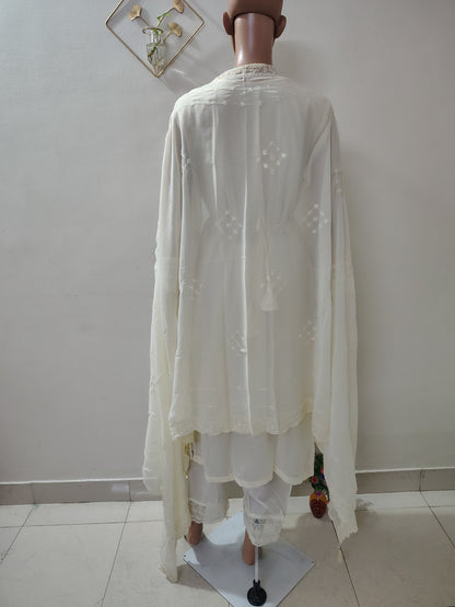 Ivory Georgette Embroidered Kurta Set with Thread Work Neck Design & Dupatta for Women